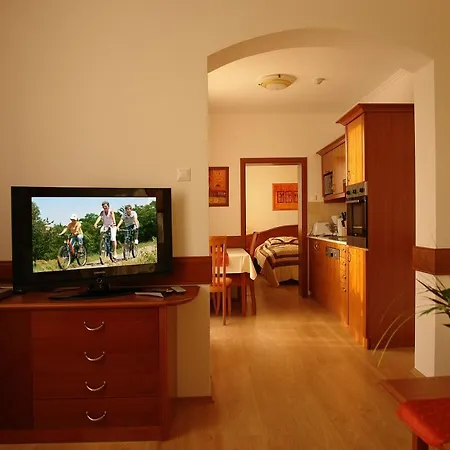 Appartement Szerencsemak Panzio Kehidakustány