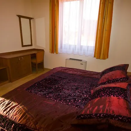 Szerencsemak Panzio * Kehidakustány