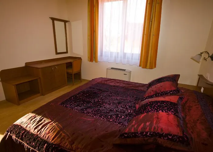 Szerencsemák Panzió * Kehidakustány